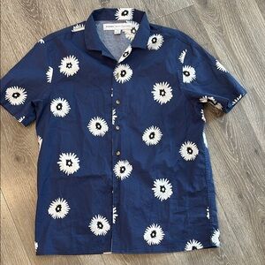 Never worn, old navy Men's Blue Floral Shirt
